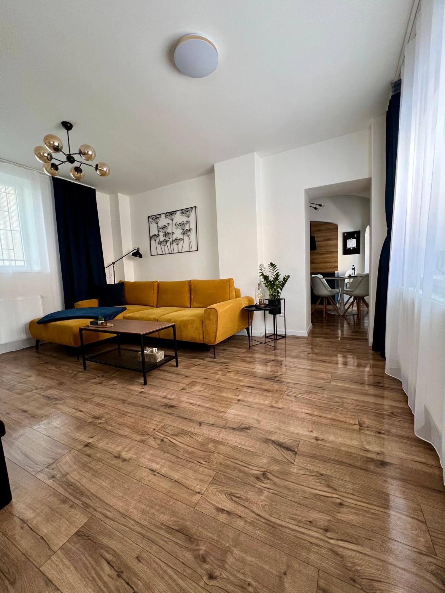 Apartment R&L Lazovna Apt 1 - Old Town And Parking Banská Bystrica Exteriér fotografie